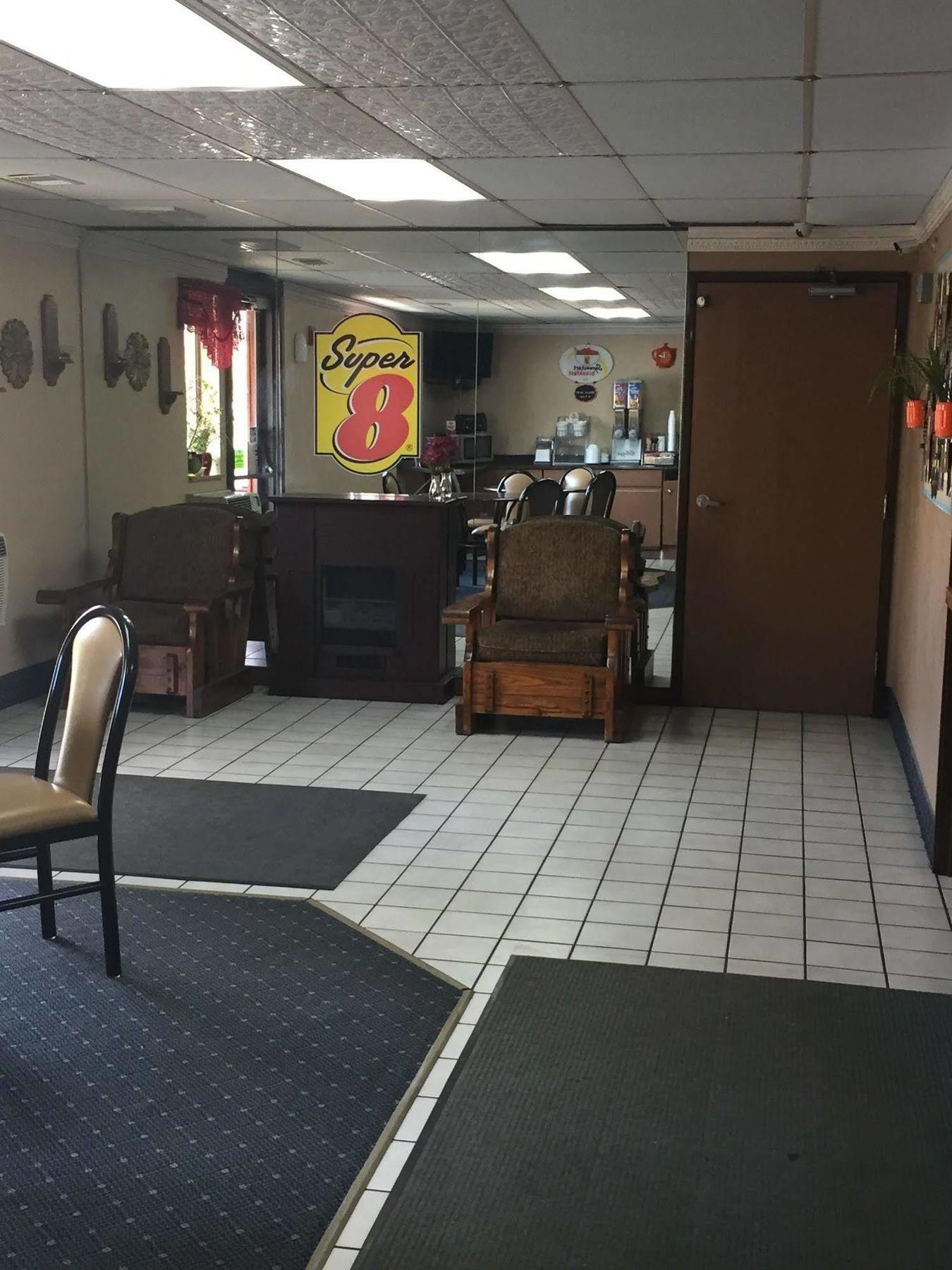 Super 8 By Wyndham Merrillville Eksteriør bilde